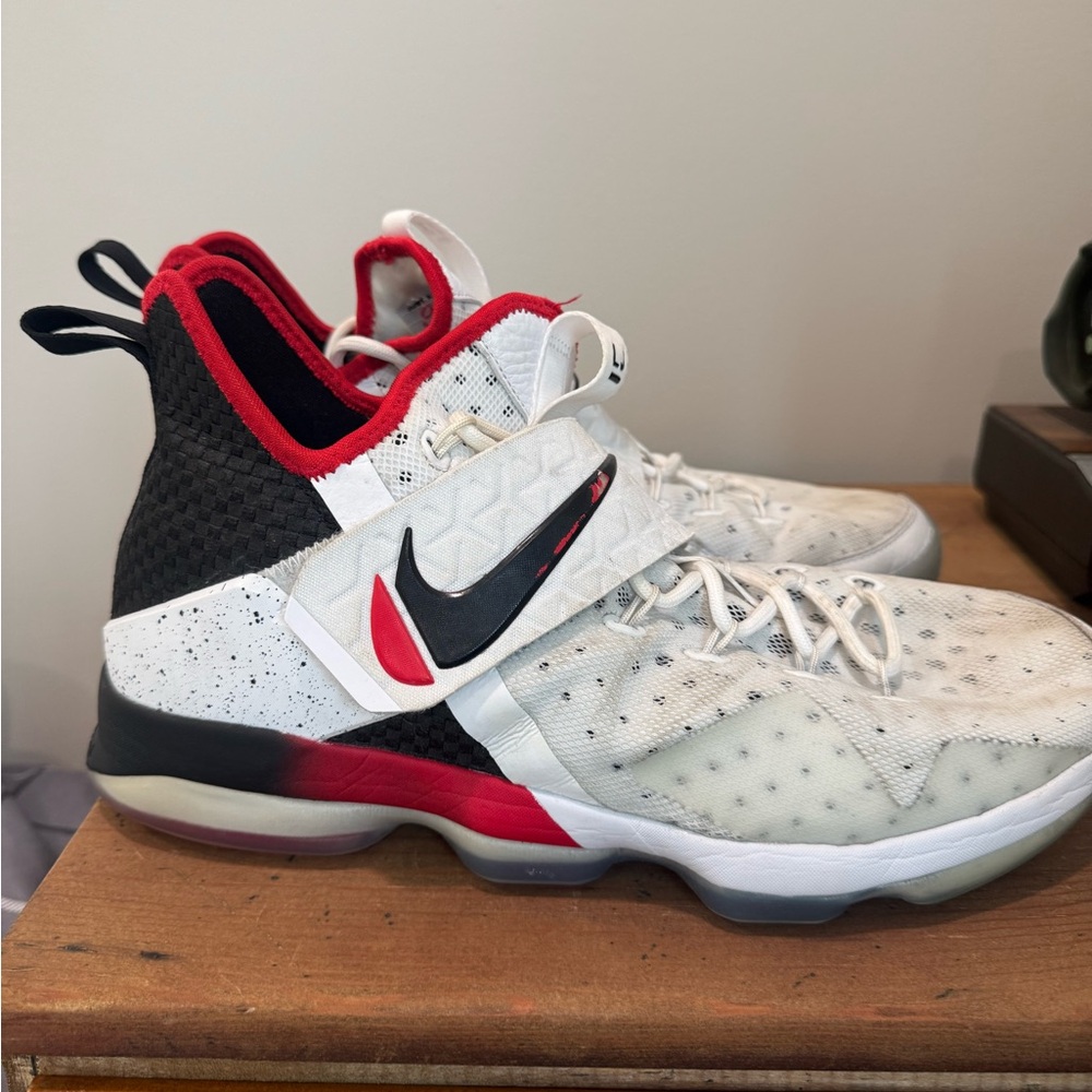 Nike LeBron 14 Flip the Switch 2017 Size 13
